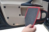 Мягкие защитные накладки на двери Киа Рио Черные с красной окантовкой